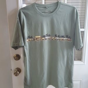 Mens tee shirt. Please bundle $6 items ,or less .